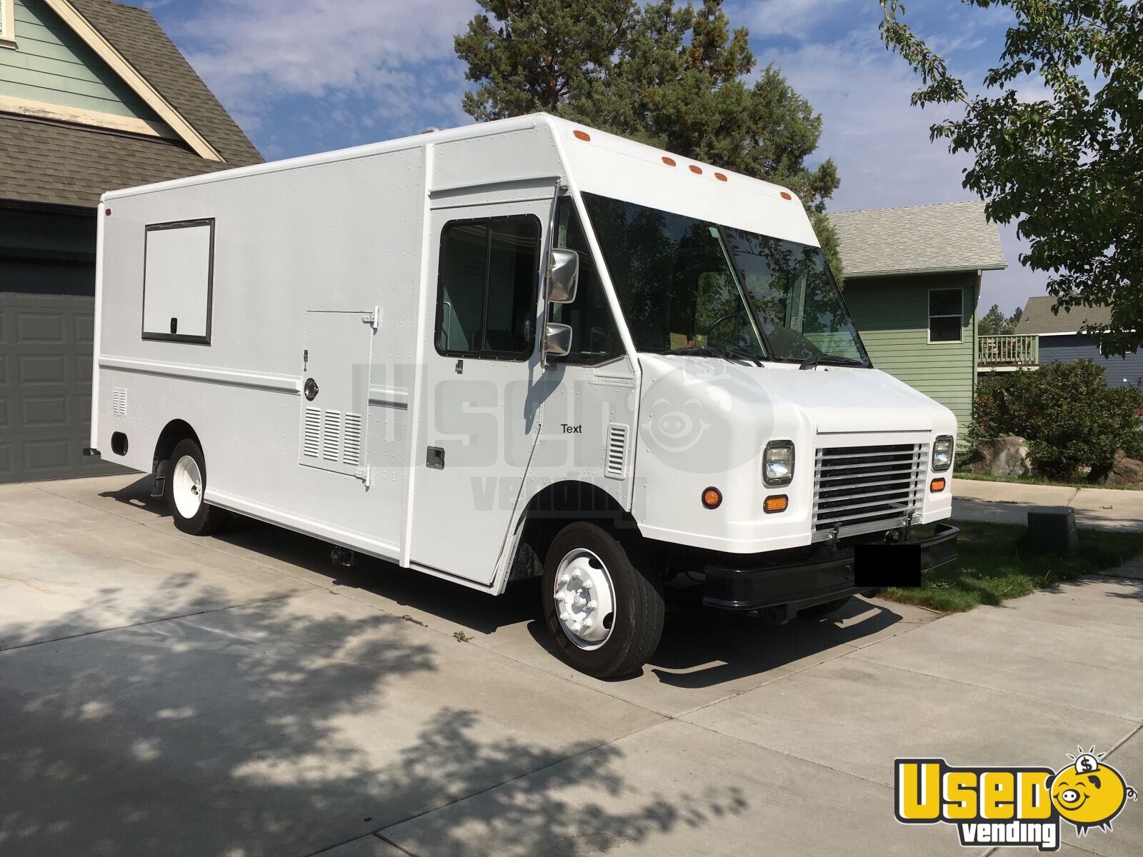 Freightliner Food Truck mobile kitchen for Sale in Oregon