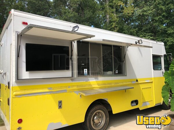 2006 Freightliner Step-van Kitchen Food Truck All-purpose Food Truck North Carolina Diesel Engine for Sale