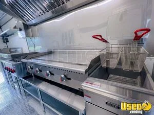 2006 Gen1 All-purpose Food Truck Stainless Steel Wall Covers Tennessee Gas Engine for Sale