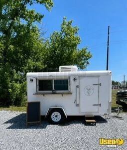 2006 6' x 12' Ice Cream/Dessert Concession trailer Mobile Vending Unit for Sale in Pennsylvania!