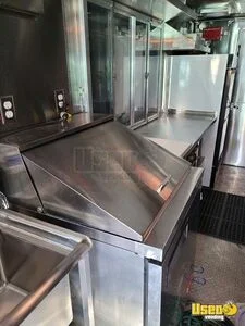 2006 Kitchen Food Truck All-purpose Food Truck Shore Power Cord New York Diesel Engine for Sale