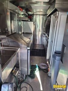 2006 Kitchen Food Truck All-purpose Food Truck Stainless Steel Wall Covers New York Diesel Engine for Sale