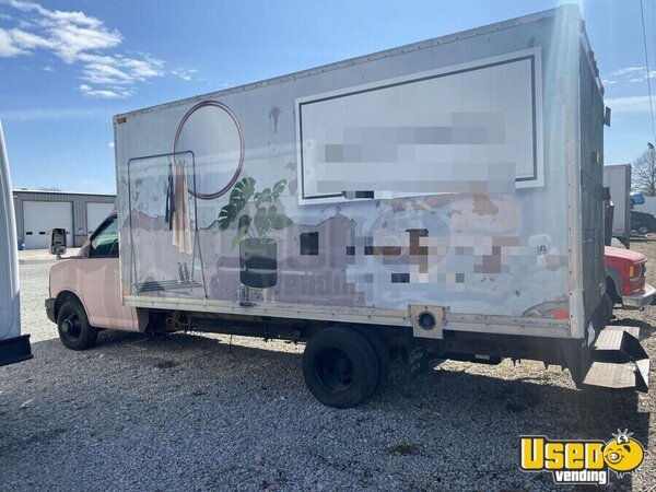 2006 Mobile Boutique Truck Mobile Boutique Indiana Gas Engine for Sale