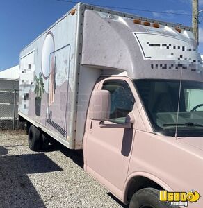 2006 Mobile Boutique Truck Mobile Boutique Truck Air Conditioning Indiana Gas Engine for Sale