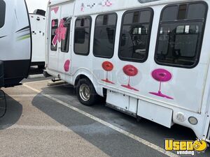 2006 Mobile Hair & Nail Salon Truck Air Conditioning Virginia Diesel Engine for Sale