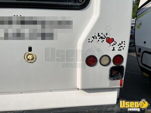 2006 Mobile Hair & Nail Salon Truck Electrical Outlets Virginia Diesel Engine for Sale