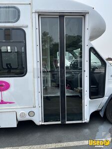 2006 Mobile Hair & Nail Salon Truck Interior Lighting Virginia Diesel Engine for Sale
