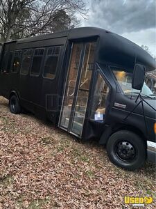 2006 Mobile Hair & Nail Salon Truck Virginia Diesel Engine for Sale