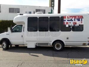 2006 Mobile Hair Salon Truck Mobile Hair & Nail Salon Truck California for Sale