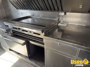 2006 Mt 45 All-purpose Food Truck Diamond Plated Aluminum Flooring California Diesel Engine for Sale