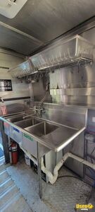 2006 Mt-45 Kitchen Food Truck All-purpose Food Truck Exterior Lighting Texas Diesel Engine for Sale