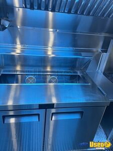 2006 Mt45 All-purpose Food Truck Diamond Plated Aluminum Flooring Nevada Diesel Engine for Sale
