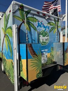 2006 Mt45 All-purpose Food Truck Stainless Steel Wall Covers New Jersey Diesel Engine for Sale