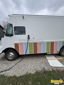 2006 Mt45 Ice Cream Truck Concession Window Ohio Diesel Engine for Sale