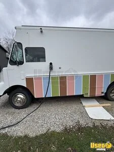 2006 Mt45 Ice Cream Truck Concession Window Ohio Diesel Engine for Sale