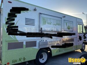 2006 Mt45 Kitchen Food Truck All-purpose Food Truck California Diesel Engine for Sale