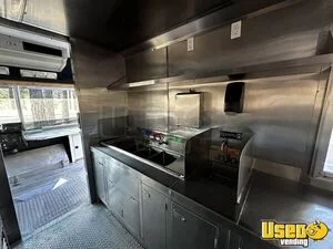 2006 Mt45 Kitchen Food Truck All-purpose Food Truck Electrical Outlets Arizona Gas Engine for Sale