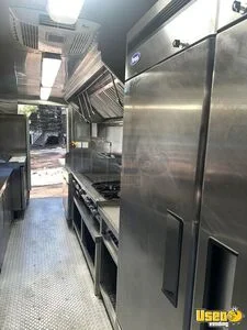 2006 Mt45 Kitchen Food Truck All-purpose Food Truck Electrical Outlets Arizona Gas Engine for Sale