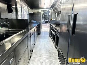 2006 Mt45 Kitchen Food Truck All-purpose Food Truck Exhaust Hood Arizona Gas Engine for Sale
