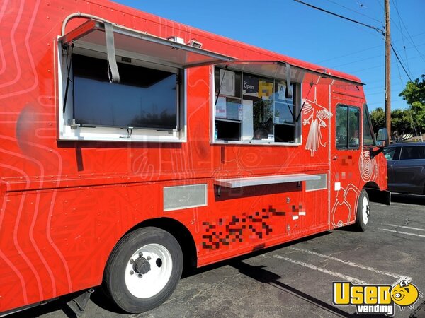 2006 Mt45 Step Van Kitchen Food Truck All-purpose Food Truck California Gas Engine for Sale