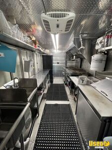 2006 Mt45 Step Van Kitchen Food Truck All-purpose Food Truck Diamond Plated Aluminum Flooring Texas Diesel Engine for Sale