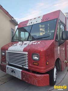 2006 Mt45 Step Van Kitchen Food Truck All-purpose Food Truck Exterior Customer Counter California Gas Engine for Sale