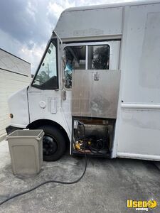 2006 Mt45 Step Van Kitchen Food Truck All-purpose Food Truck Stainless Steel Wall Covers Texas Diesel Engine for Sale