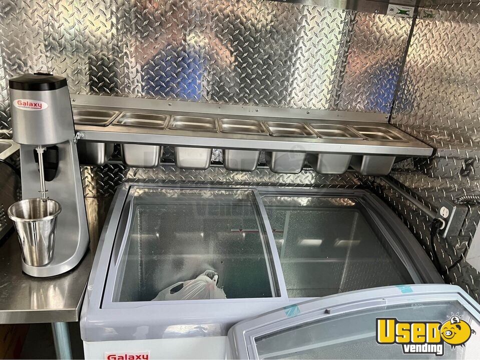 2006 Workhorse P42 Diesel Soft Serve & Shaved Ice Truck Mobile