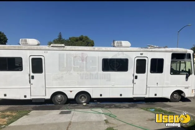 2006 Seabreeze Mobile Hair & Nail Salon Truck California Gas Engine for Sale