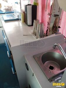 2006 Soft Serve Ice Cream Truck Ice Cream Truck Interior Lighting Saskatchewan Gas Engine for Sale