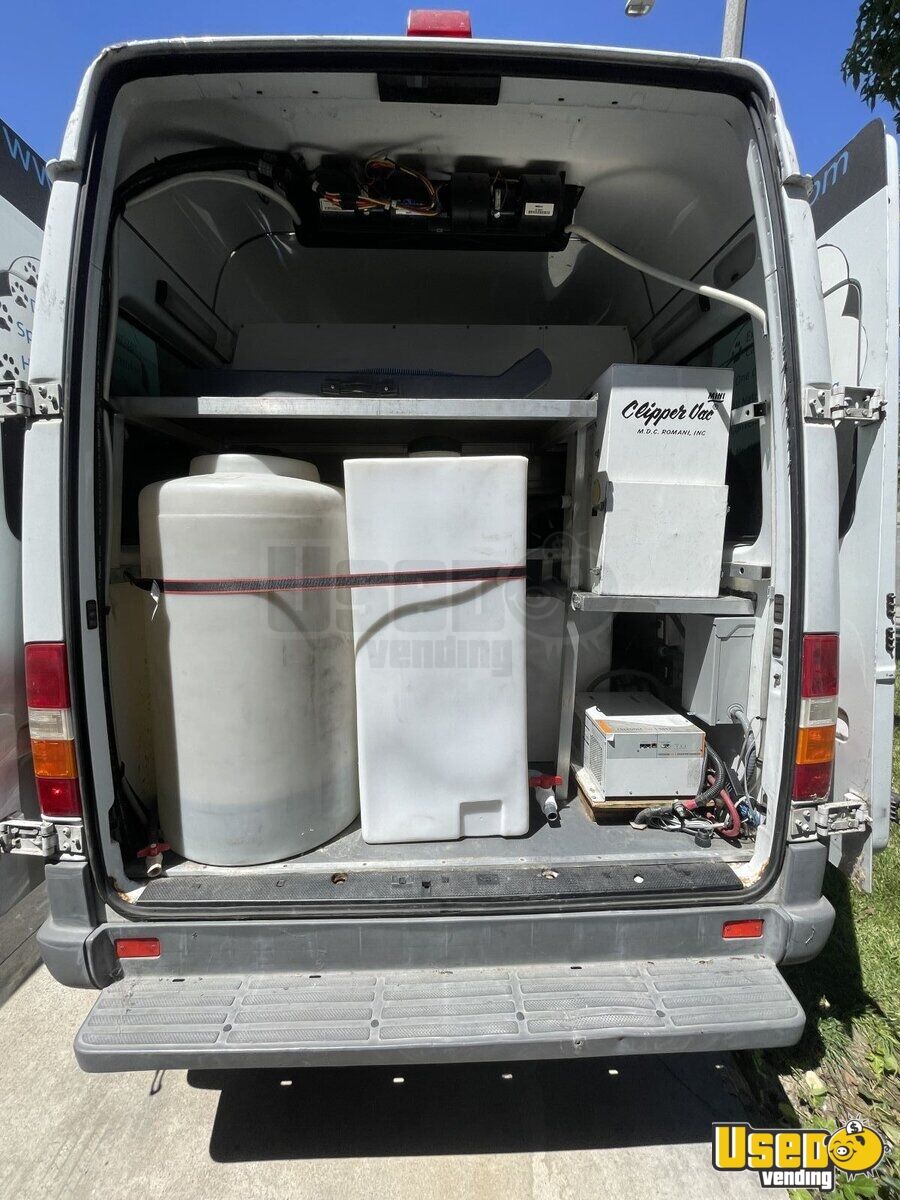 2006 Mercedes Benz 2500 Mobile Pet Grooming Van Mobile Business Unit