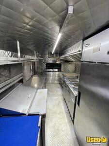 2006 Starcraft Kitchen Food Truck All-purpose Food Truck Exhaust Hood Texas Gas Engine for Sale