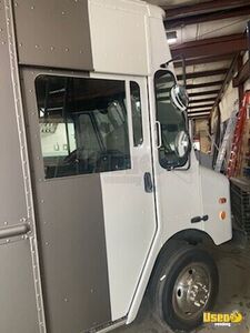 2006 Stepvan All-purpose Food Truck Diamond Plated Aluminum Flooring Texas Gas Engine for Sale