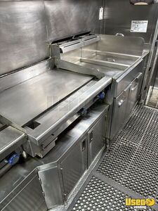 2006 Utilimaster All-purpose Food Truck Fryer Wyoming Gas Engine for Sale