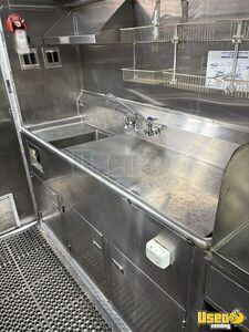 2006 Utilimaster All-purpose Food Truck Triple Sink Wyoming Gas Engine for Sale