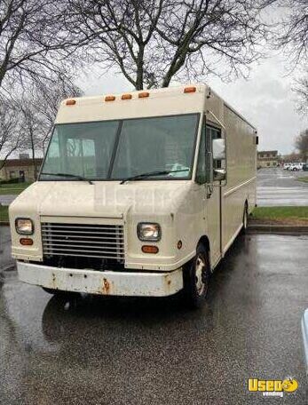 2006 Utilimaster Empty Step Van Truck Stepvan Pennsylvania Gas Engine for Sale