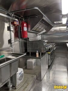 2006 Utilimaster Food Truck All-purpose Food Truck Stainless Steel Wall Covers Pennsylvania Diesel Engine for Sale