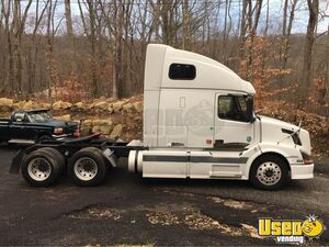 2006 Vnl Volvo Semi Truck 3 Connecticut for Sale