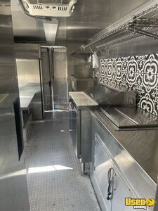 2006 W42 All-purpose Food Truck Diamond Plated Aluminum Flooring Minnesota Gas Engine for Sale