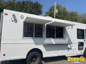 2006 W42 All-purpose Food Truck Minnesota Gas Engine for Sale