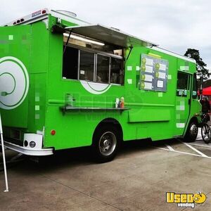 2006 W42 Kitchen Food Truck All-purpose Food Truck Texas Gas Engine for Sale