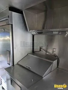 2006 Workhorse 42 All-purpose Food Truck Upright Freezer Minnesota Gas Engine for Sale
