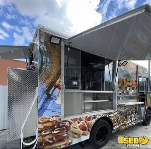 2006 12' Workhorse W42 All-Purpose Food Truck  with Fire Suppression System for Sale in Florida!