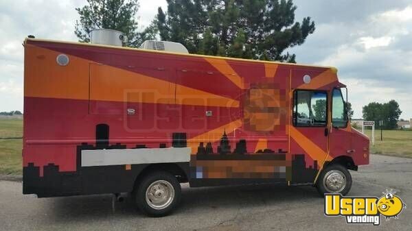 2006 Workhorse All-purpose Food Truck Michigan Gas Engine for Sale