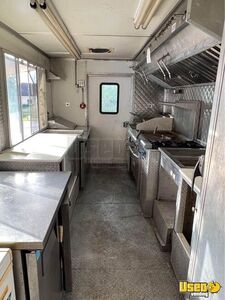 2006 Workhorse Kitchen Food Truck All-purpose Food Truck Cabinets Florida Gas Engine for Sale