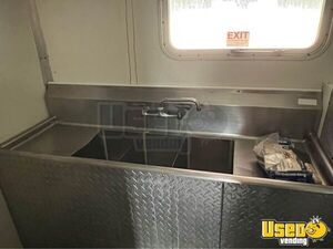 2006 Workhorse Kitchen Food Truck All-purpose Food Truck Propane Tank Florida Gas Engine for Sale