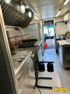 2006 Workhorse W42 Custom Chassis All-purpose Food Truck Fire Extinguisher North Carolina Gas Engine for Sale