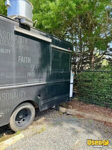 2006 Workhorse W42 Custom Chassis All-purpose Food Truck Insulated Walls North Carolina Gas Engine for Sale