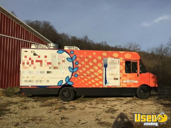 2006 Workhorse W42 Food Truck Minnesota Gas Engine for Sale 2006 Workhorse W42 Food Truck Minnesota Gas Engine for Sale