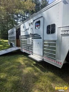 2007 4STAR Outlaw 4 Horse Living Quarters Horse Trailers for Sale in Virginia!